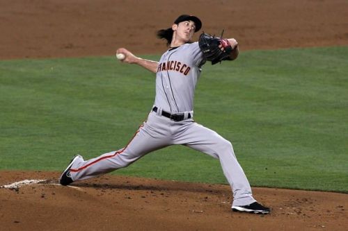 SF Giants Tim Lincecum delivers a pitch
