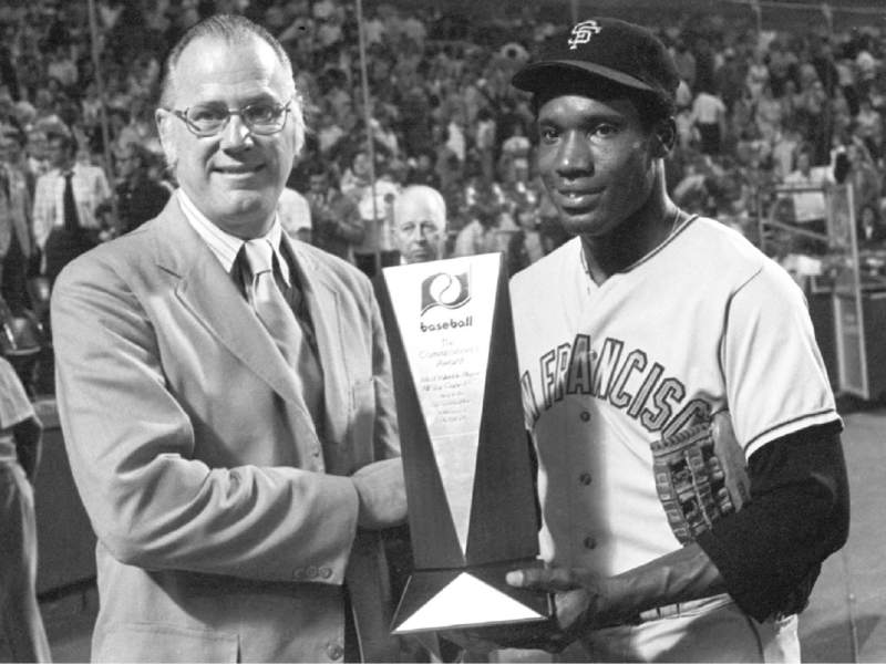 dt.common.streams.StreamServer